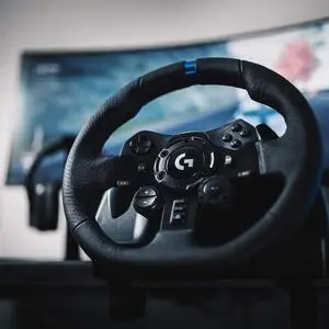 Logitech G923 Racing Wheel and Pedals for PS 5, PS4 and PC